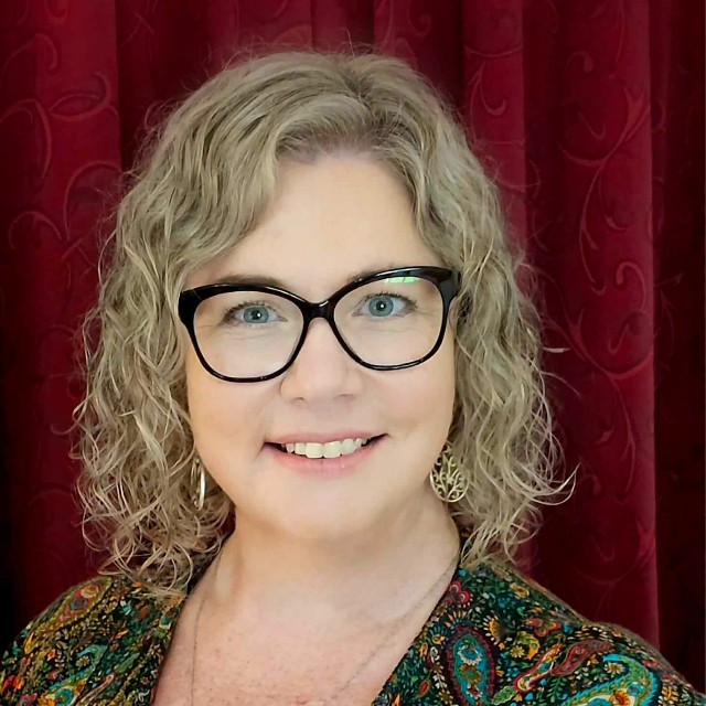Shelly (Michelle) Clark (B.Soc.Sc. M.S.W. Grad Cert Gestalt Psychotherapy) in Townsville, Australia