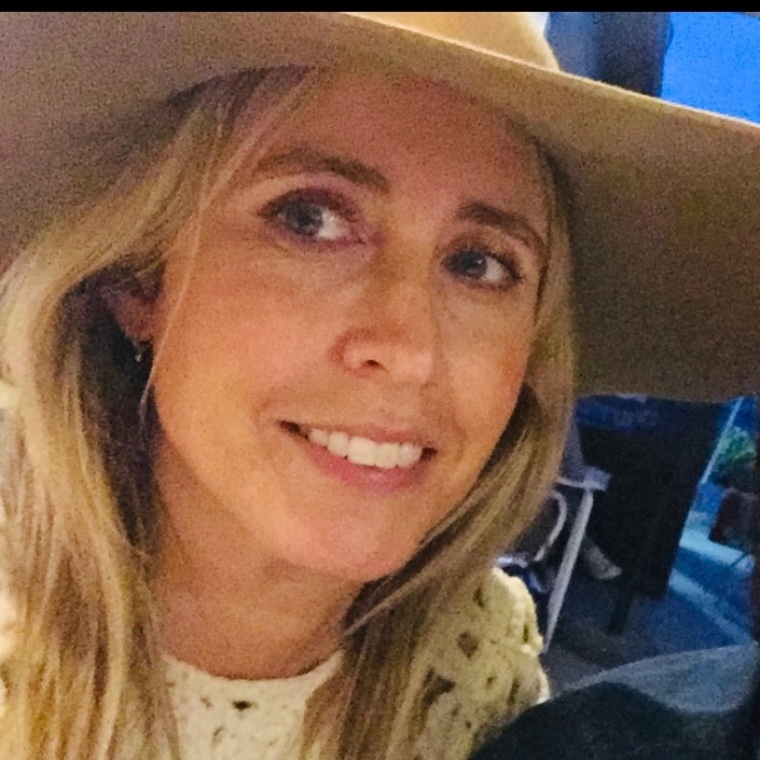 Lisa Barry (MA, RTTP, C.Hyp) in Dublin, Ireland