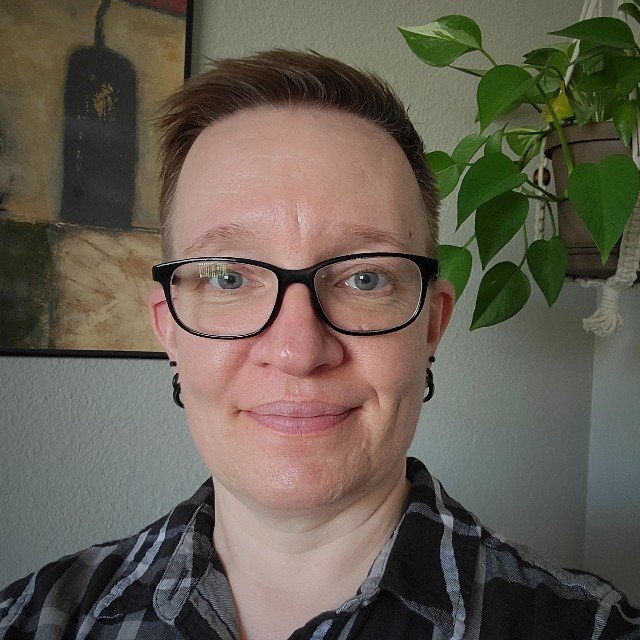 Kim Hughes (LCSW)