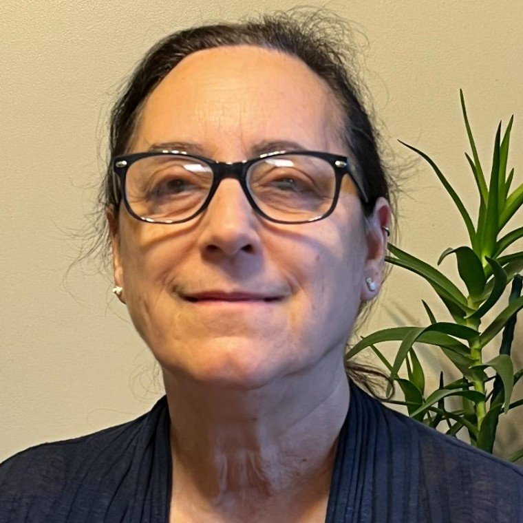 Laurie Sansom (MA, LCPC)